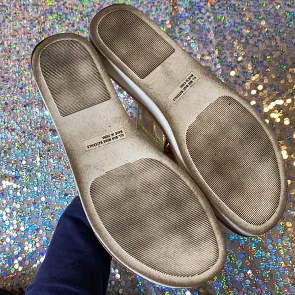 Sold2xHP🦋[ Dolce Vita ] Holographic Iridescent Sandals - Picture 6 of 10